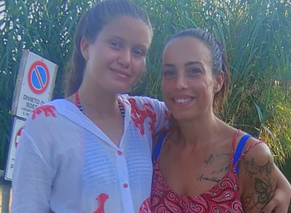 La ragazza salvata insieme alla bagnina