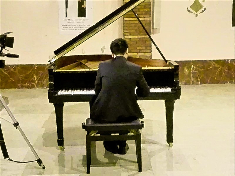 M° Congyu Wang 