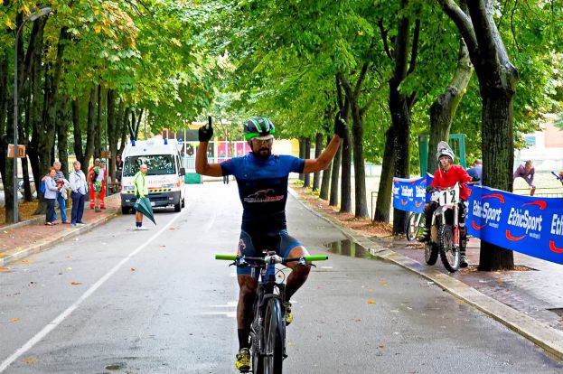 TROFEO DEI PARCHI NATURALI, SOTTO LA PIOGGIA CICCIARI CONQUISTA IL GARGANO E LA MARATHON DELLO SPERONE