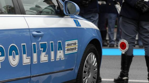 ORICOLA,TURISTI STRANIERI DERUBATI IN AUTOSTRADA