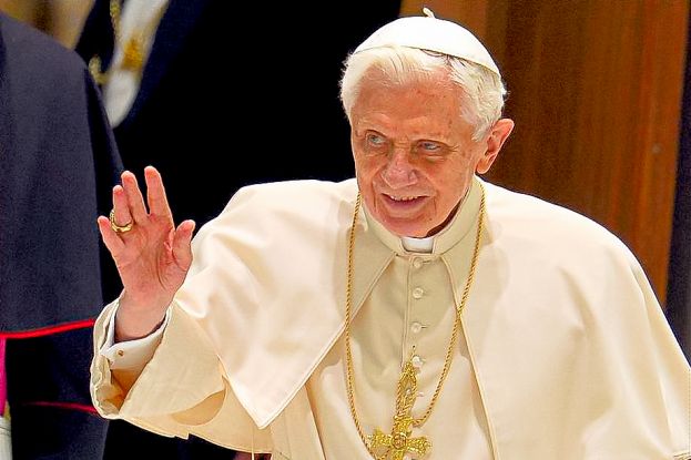 TROPPI MISTERI INTORNO A PAPA RATZINGER, SOCCI: CI DICA CHE COSA NASCONDE