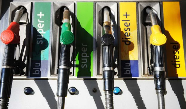 ARRIVA LA BENZINA CHE RIDUCE I CONSUMI : RIVOLUZIONE CARBURANTE ALLA POMPA