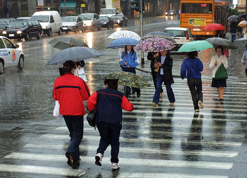 DOPO IL CALDO ARRIVA IL MALTEMPO: ECCO LE PREVISIONI FINO AL 1° MAGGIO