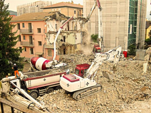 CARSOLI,SARA' LA "RAD SERVICE" A DEMOLIRE L'EDIFICIO SCOLASTICO
