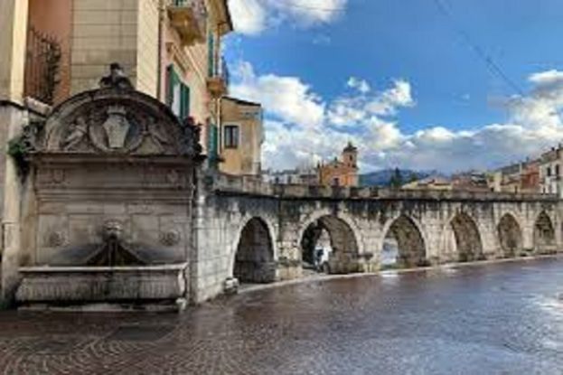 Vecchio acquedotto di Sulmona