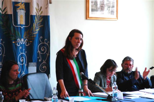 TARIFFE SERVIZI COMUNALI A CARSOLI,LA RISPOSTA DEL SINDACO VELIA NAZZARRO AL CONSIGLIERE D'ANTONIO:"POLEMICA SURREALE"