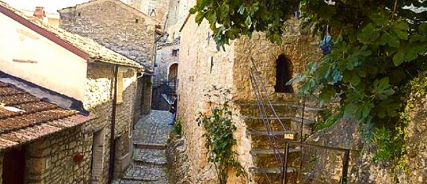 VILLA ROMANA, ENFASI TRA STORIA E QUIETE