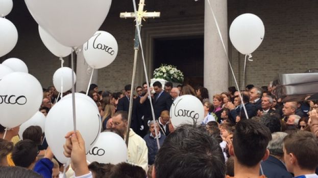 PINETO,IN DUEMILA PER L'ULTIMO SALUTO AL PICCOLO MARCO