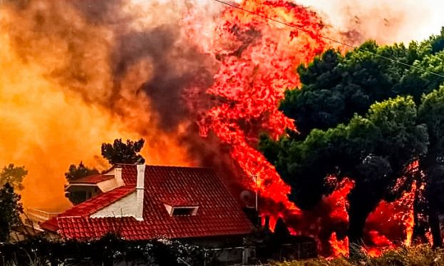 La Grecia in Fiamme