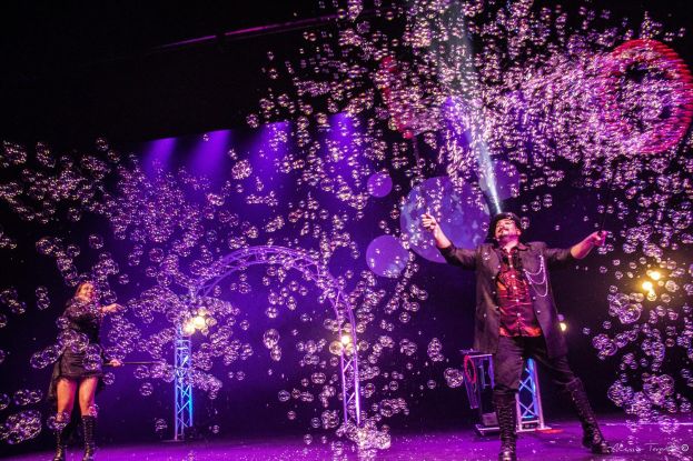 Marco Zoppi e Rolanda in Bubbles Revolution