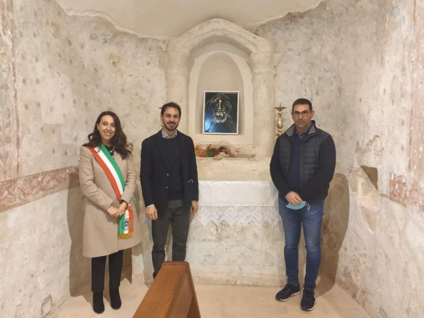 Il Sindaco Velia Nazzarro,, L'artista Emanuele Moretti e Don Roberto
