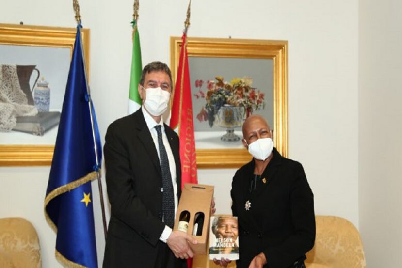 marsilio con l'ambasciatoredel Sud Africa