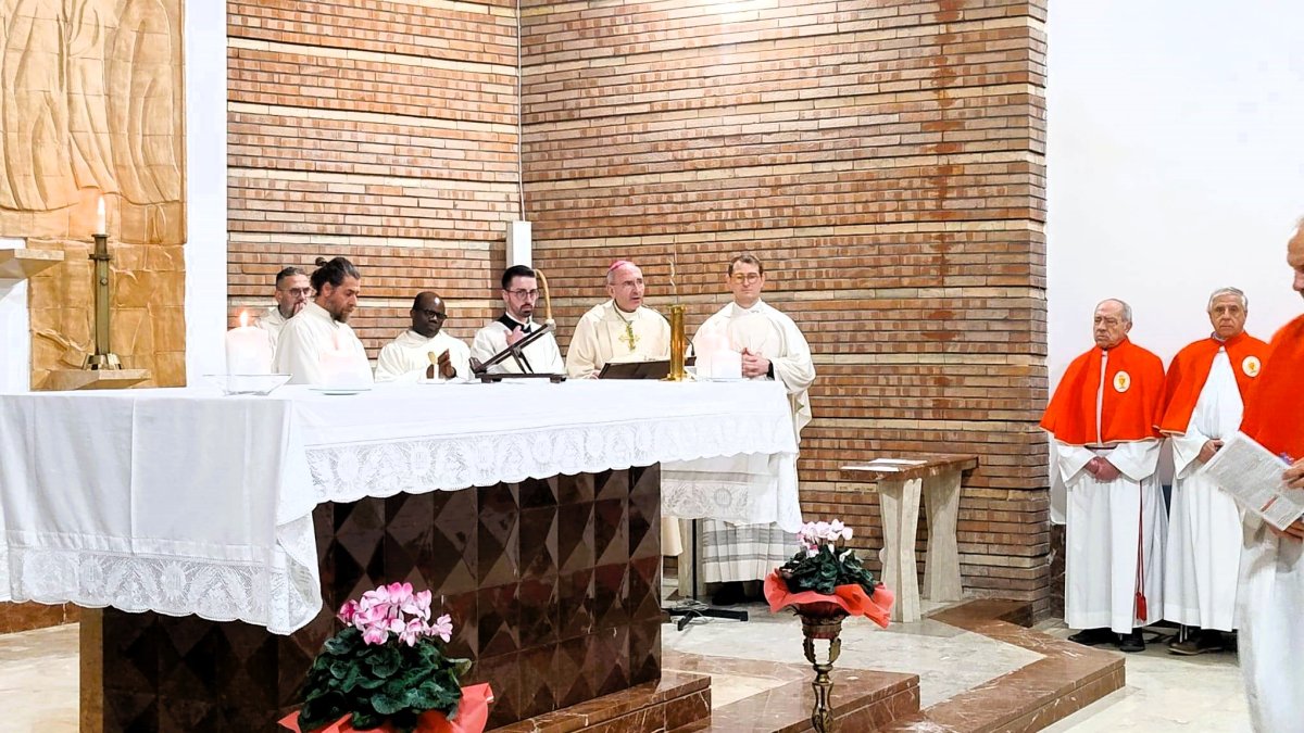 Celebrazione della Santa Messa con il Vescovo Giovanni