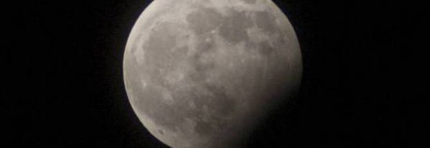 LA NOTTE DELLA LUNA,STASERA TUTTI CON IL NASO ALL'INSU':MONTI E CRATERI MAI COSI' VISIBILI