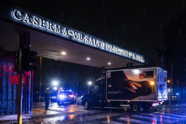 ROMA - E' ARRIVATO IL FURGONE CON LE PRIME DOSI DI VACCINO SOTTO SCORTA