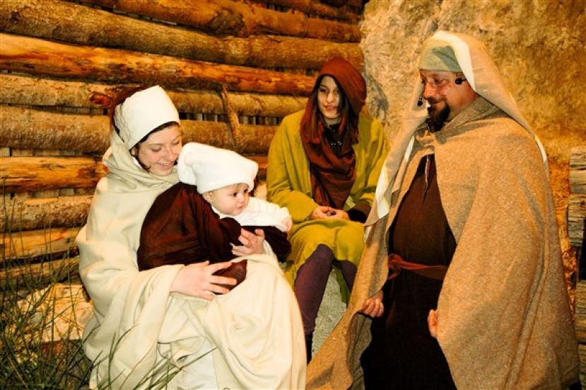 CENTINAIA DI PERSONE AL 46° PRESEPE VIVENTE DI PERETO(FOTO)