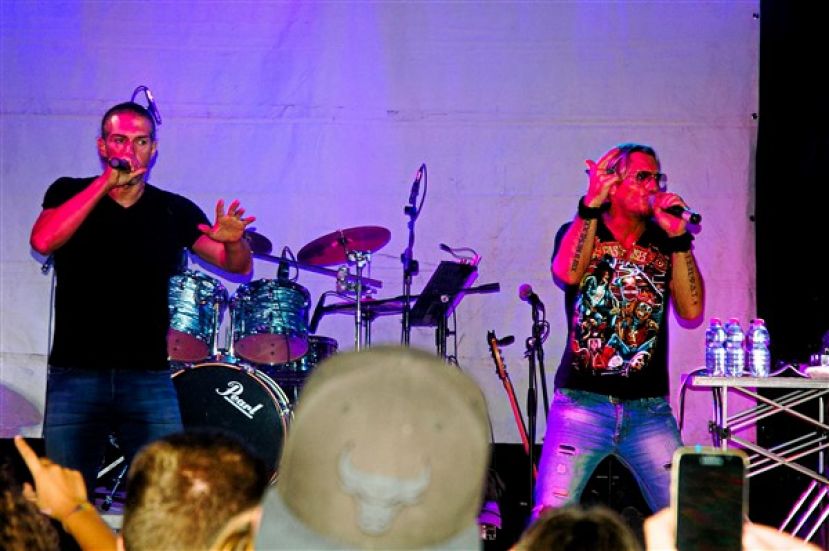 ROCCA DI BOTTE, UN SUCCESSO IL CONCERTO DEI "GEMELLI DIVERSI" A CHIUSURA DELLE FESTE IN ONORE DI S.PIETRO EREMITA(FOTO)