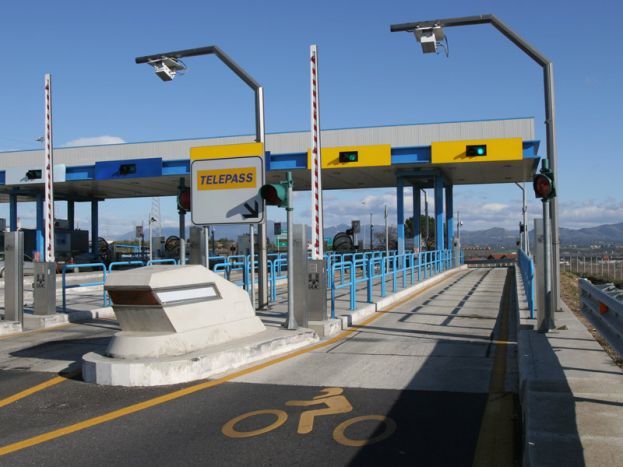 CARSOLI, I “FURBETTI” DELL’AUTOSTRADA:DUE PERSONE DENUNCIATE PER TRUFFA ED INSOLVENZA