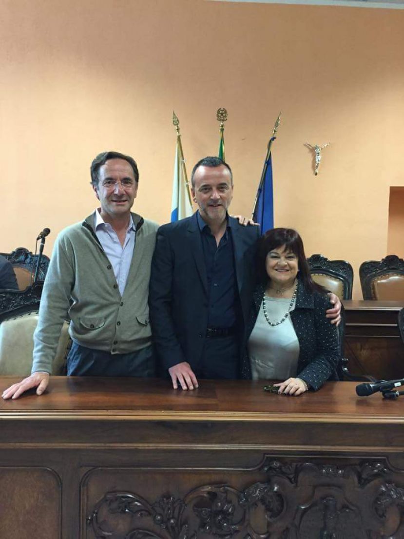 DE CRESCENTIIS ELETTO PRESIDENTE,IL CENTROSINISTRA DELLA PIANA DEL CAVALIERE FESTEGGIA