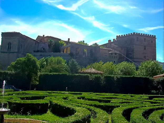 ARSOLI, SIGILLI AL TESORO DEI PRINCIPI MASSIMO: UN PATRIMONIO DI 10MILA OPERE D’ARTE ACCATASTATO NEL CASTELLO TRA TOPI, UMIDITA’ E PICCIONI