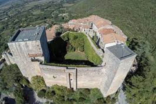 Castello di Pereto
