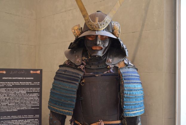L'ARMATURA DEL SAMURAI GIAPPONESE