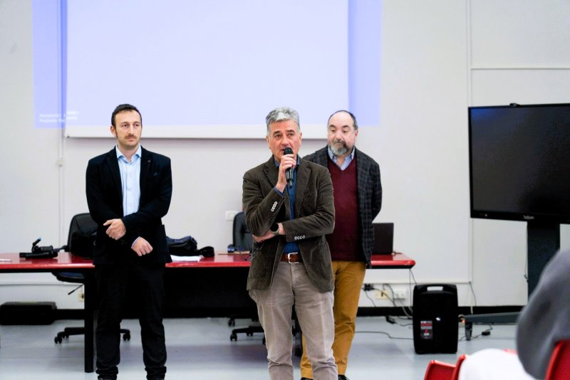 Incontro liceo Illuminato - Adriano Forcella