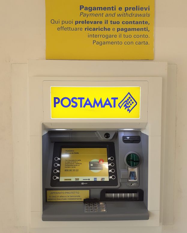 Atm postamat