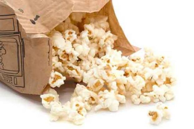 GLI 8 ALIMENTI PIU' MALSANI CHE CAUSANO IL CANCRO CHE DOVRESTI SMETTERE DI MANGIARE