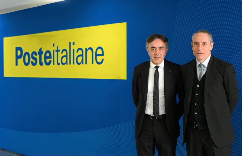 Foto Poste Italiane DG Giuseppe Lasco (sx) e AD Matteo Del Fante (dx)