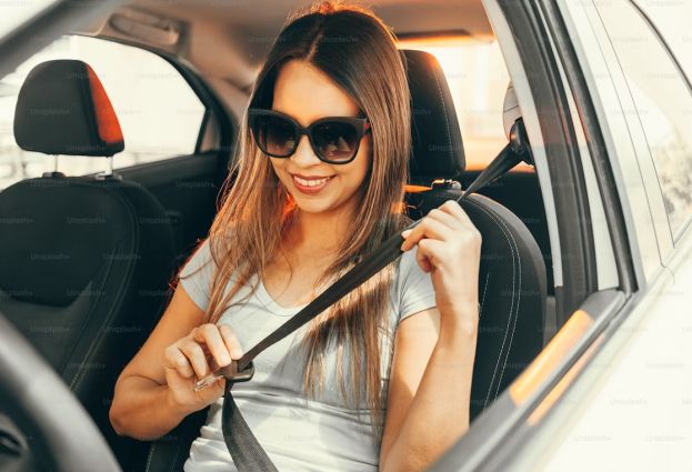 Ragazza in Auto