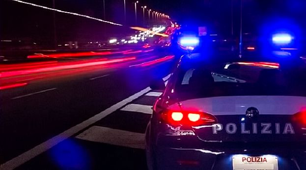 30 RUMENA UBRIACA GUIDA CONTROMANO SULL'A24: LA POLIZIA STRADALE EVITA IL PEGGIO(VIDEO)