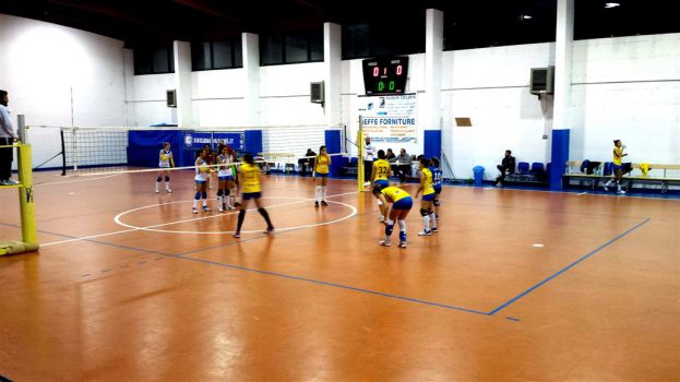 LE PALLAVOLISTE DEL VOLLEY CARSOLI TORNANO A VINCERE PER 3 SET A 1 CONTRO IL COLONNELLA