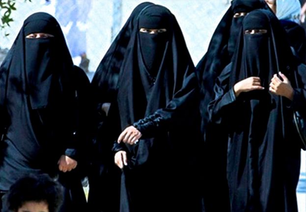 VENEZIA, ORRORE DI 4 DONNE ISLAMICHE IN CHIESA: SPUTANO SU CRISTO