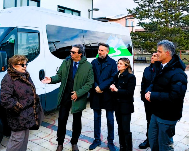 CERIMONIA DI CONSEGNA QUESTA MATTINA PRESSO LA SEDE DELL'USRC