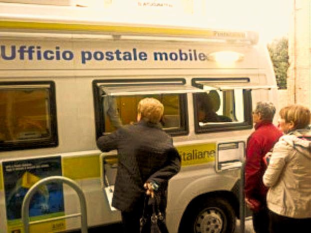 LAVORI NELL'EDIFICIO CHE OSPITA L'UFFICIO POSTALE A PERETO, SERVIZI TRASFERITI IN UNA STRUTTURA MOBILE
