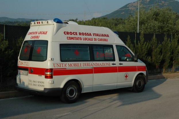 INCIDENTE SULL'A24,TRE FERITI SOCCORSI DAL 118 DI CARSOLI