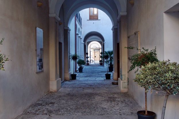 Locri, Palazzo Nieddu