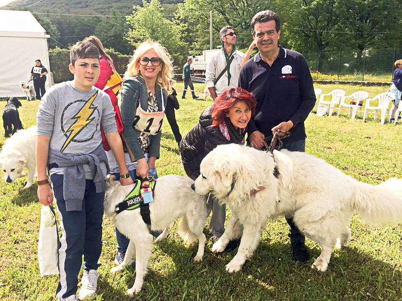 “ CUORE BIANCO “ A ROCCA DI BOTTE, GRANDE SUCCESSO DEL 1° RADUNO DEL PASTORE MAREMMANO ABRUZZESE(FOTO)
