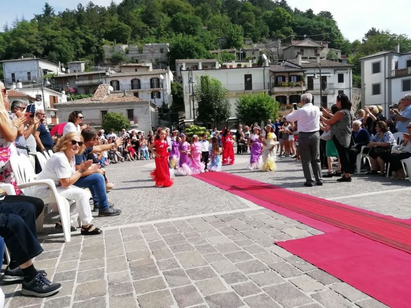 Sfilata a Pietrasecca