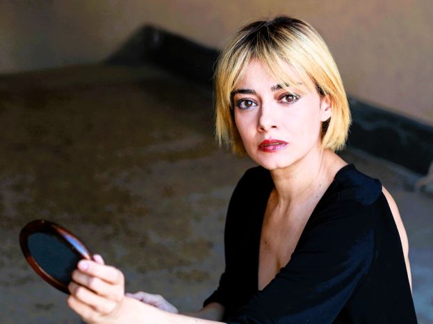 ELENA ARVIGO lettura