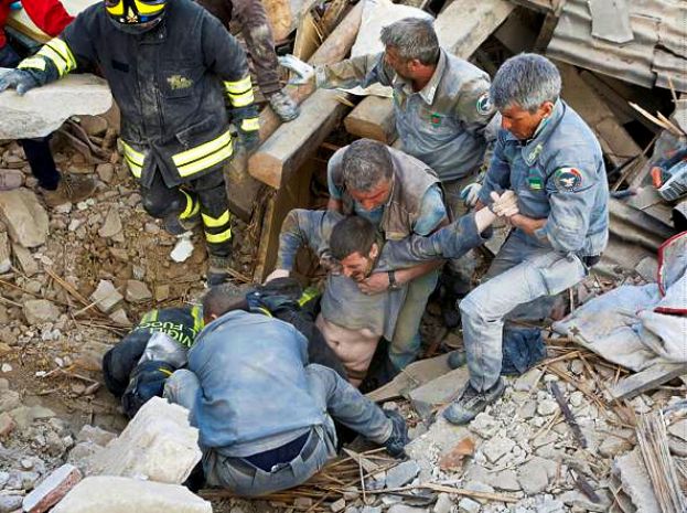 CENTRO ITALIA DEVASTATO DAL TERREMOTO, 38 MORTI. NUOVA VIOLENTA SCOSSA AD ARQUATA DEL TRONTO