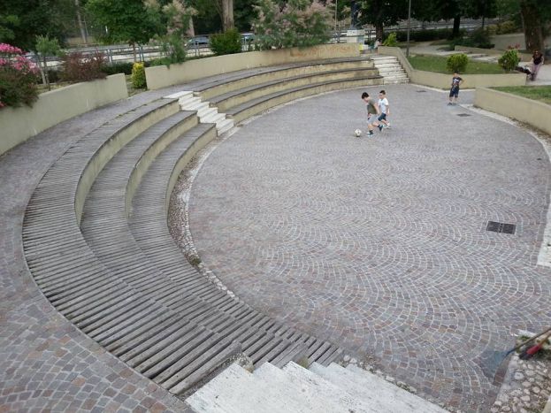 CARSOLI,PULIZIA DEI GIARDINETTI:"TUTTO SPLENDE LIMPIDO"