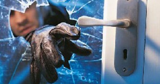 SVENTATO FURTO IN UNA VILLA A SCHIERA A CARSOLI:LADRI MESSI IN FUGA DAI PROPRIETARI