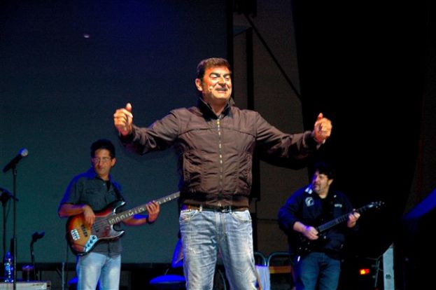 MAX GIUSTI “L’ABRUZZESE” IMPROVVISA PER CARSOLI(FOTO)