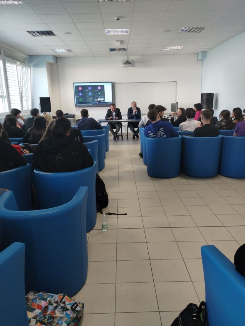 mario sirimarco incontro liceo scientifico avezzano