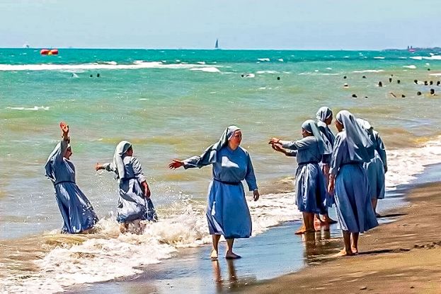 LA SUORA CORAGGIO ITALIANA SFIDA L'ISLAM: " VI DICO IO LA VERITA' SULLE DONNE ISLAMICHE"