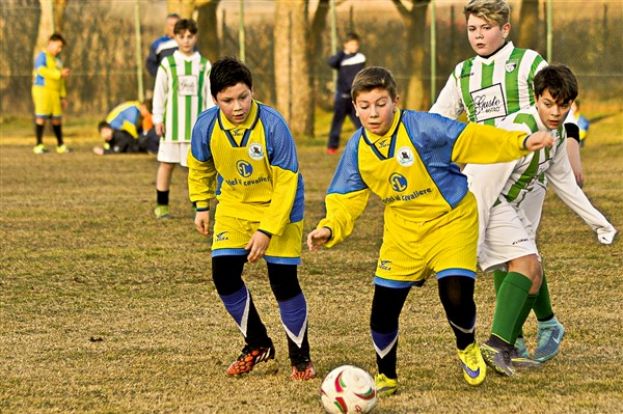 ESORDIENTI PIANA DEL CAVALIERE-AVEZZANO CALCIO: UN POMERIGGIO QUASI PRIMAVERILE ALL’INSEGNA DELL’AGONISMO E DEL BEL GIOCO(FOTO)