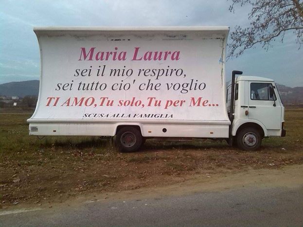 ORICOLA, QUANDO L'AMORE NON CONOSCE CONFINI :DICHIARAZIONE D'AMORE CON VELA PUBBLICITARIA