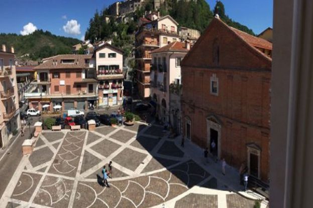 Carsoli, Piazza Corradino
